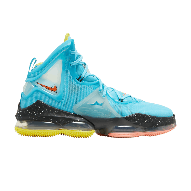 LeBron 19 'Christmas'